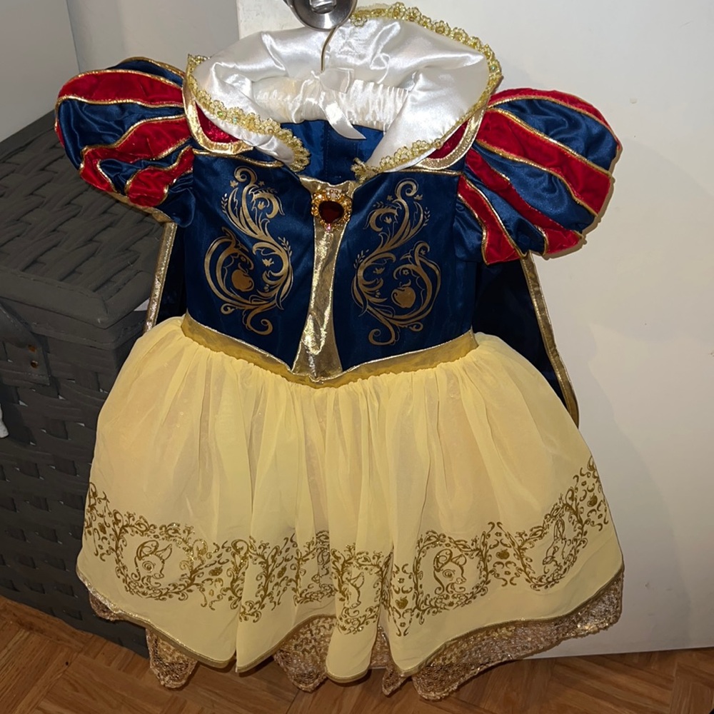 Show white costume